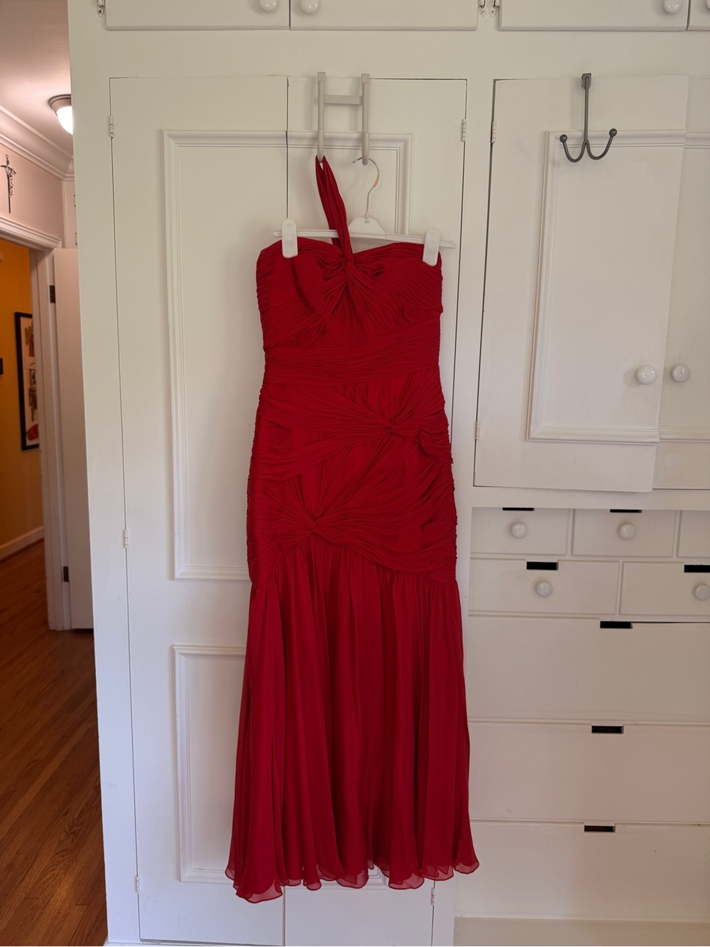 Monique Lhuillier Red One-Shoulder Ruched Chiffon Gown